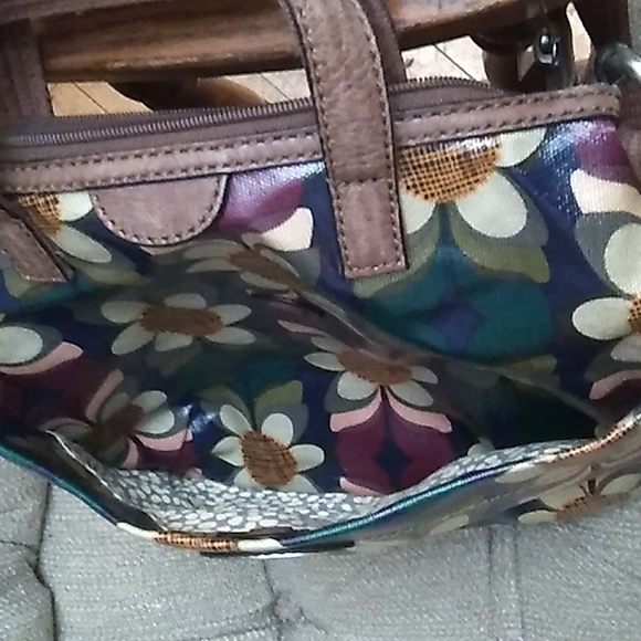 NWOT Fossil flower 🌼 purse in excellent shape - Picture 3 of 11